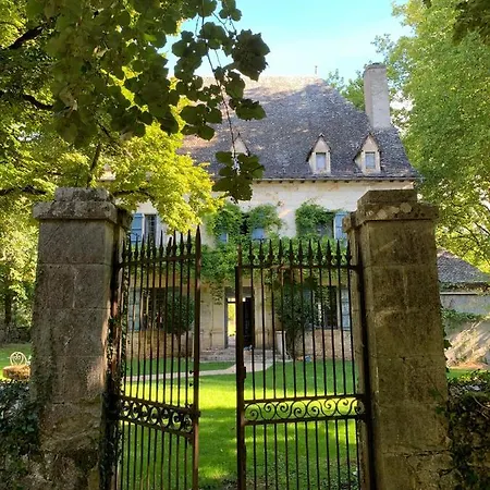 Bed and breakfast Chateau Mas De Pradie Fountain View Foissac (Aveyron)