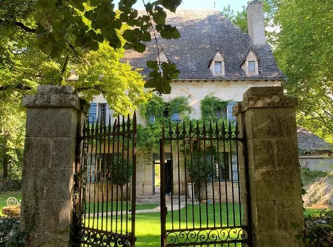 فندق مبيت وإفطار Chateau Mas De Pradie Fountain View Foissac (Aveyron)