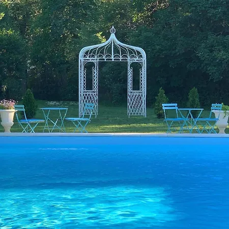 Chateau Mas De Pradie Fountain View Foissac (Aveyron)