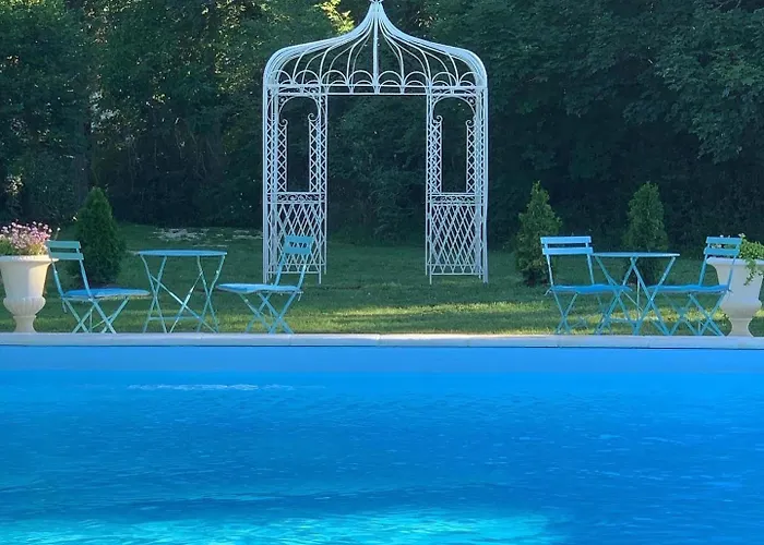 Chateau Mas De Pradie Fountain View Foissac (Aveyron)